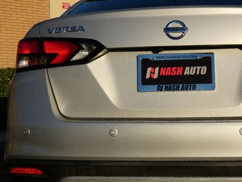 Used 2020 Nissan Versa S image 11