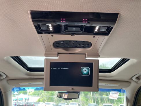 Used 2018 Chevrolet Tahoe Premier image 28