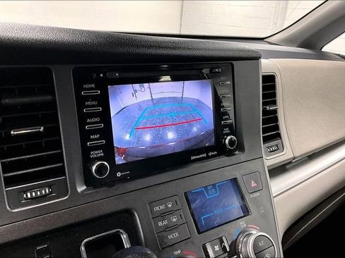 Used 2020 Toyota Sienna LE AWD/4WD image 15