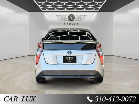 Used 2018 Toyota Prius Two w/ Prius Two Safety Plus Package FWD image 4