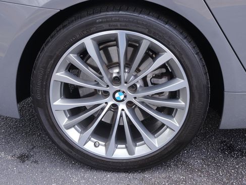 Certified 2022 BMW 540i image 41