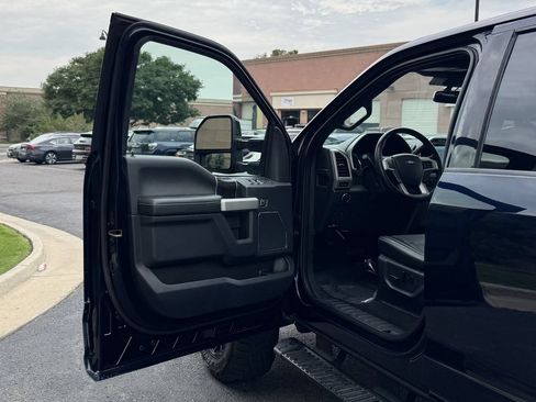 Used 2022 Ford F250 Lariat w/ Lariat Ultimate Package AWD/4WD image 15