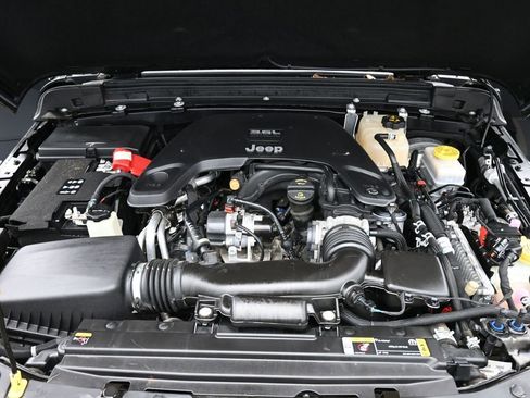 Used 2021 Jeep Wrangler Unlimited Sport image 13