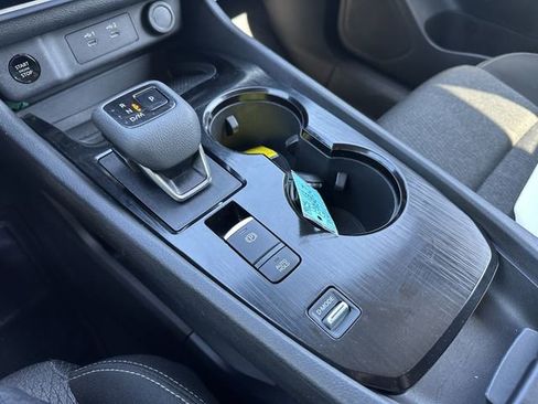 Certified 2025 Nissan Rogue SV FWD image 33