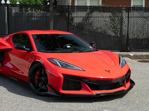 Used 2025 Chevrolet Corvette Z06 w/ Z07 Performance Package RWD image 44
