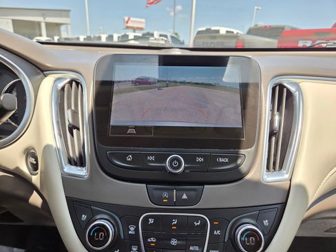 Used 2024 Chevrolet Malibu LT FWD image 37