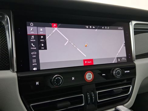 New 2026 Porsche Macan image 24