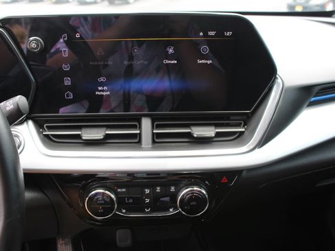 Used 2024 Chevrolet Trax LT w/ Driver Confidence Package FWD image 14
