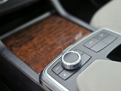 Used 2016 Mercedes-Benz GL 450 4MATIC image 36