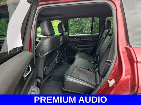 Used 2023 Jeep Grand Cherokee Altitude AWD/4WD image 16