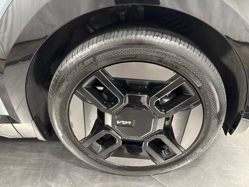 Certified 2024 Kia EV9 GT-Line AWD/4WD image 14