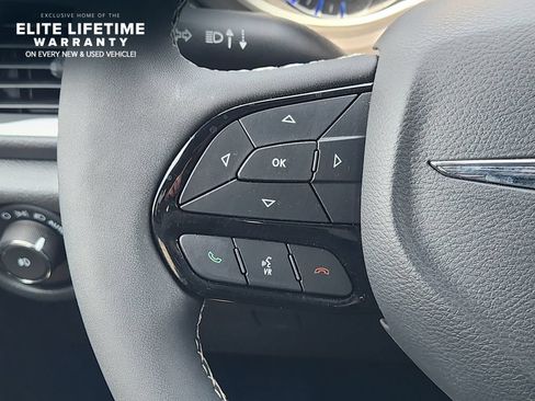 Used 2026 Chrysler Pacifica Select w/ S Appearance Package FWD image 25