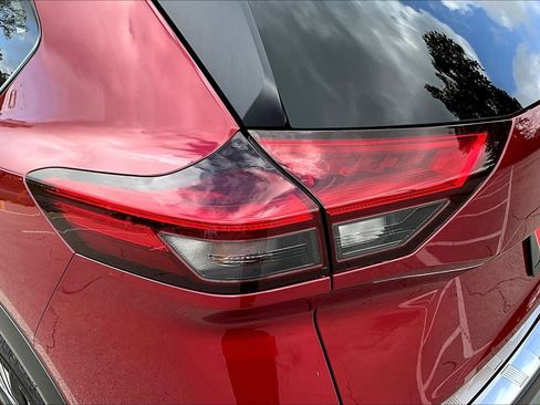 Certified 2022 Nissan Rogue SV AWD/4WD image 23