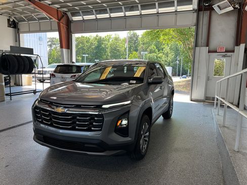 New 2026 Chevrolet Equinox LT FWD image 4