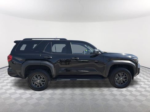 Certified 2025 Toyota 4Runner SR5 AWD/4WD image 18