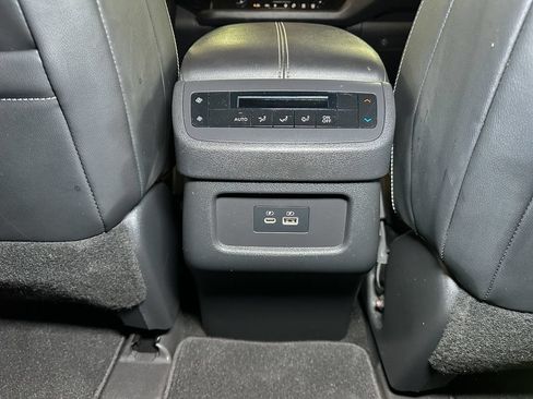 Used 2022 Nissan Pathfinder SL AWD/4WD image 26