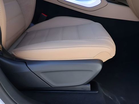 New 2026 Mercedes-Benz GLS 580 4MATIC image 12