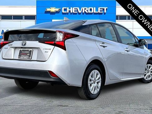 Used 2019 Toyota Prius LE image 5