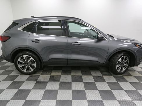 Used 2023 Ford Escape Platinum image 7