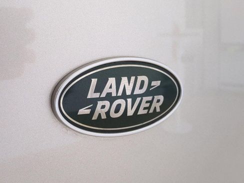 Used 2017 Land Rover Range Rover HSE AWD/4WD image 25