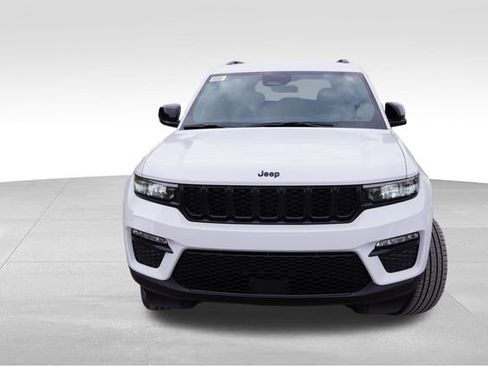 New 2025 Jeep Grand Cherokee Limited image 8