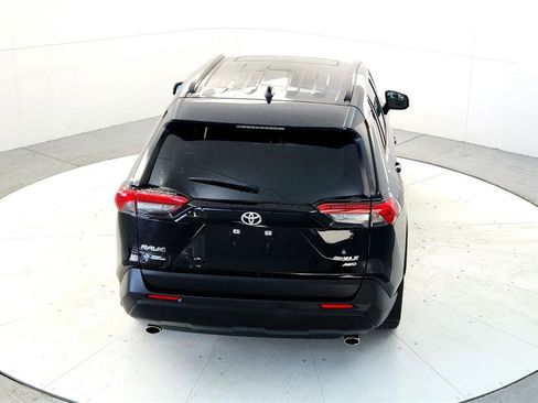 Certified 2020 Toyota RAV4 XLE Premium image 16