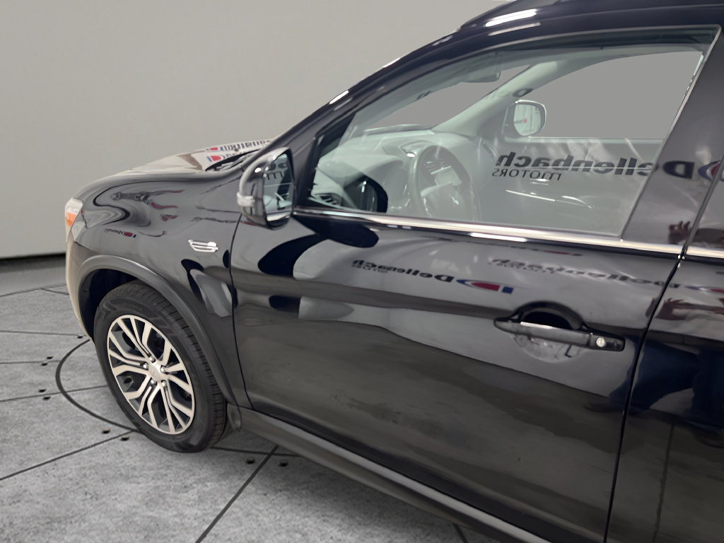 Used 2018 Mitsubishi Outlander Sport SEL AWD/4WD image 16