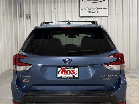 Used 2019 Subaru Forester Premium w/ All-Weather Package image 4