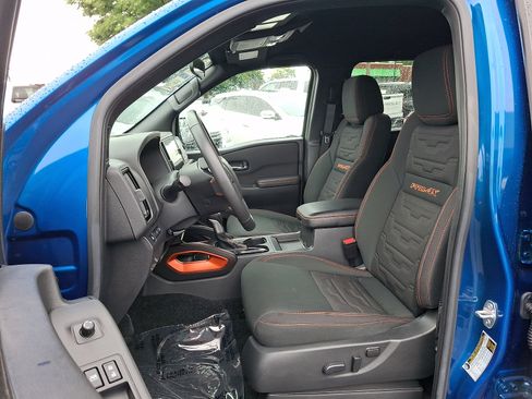 Used 2025 Nissan Frontier PRO-4X AWD/4WD image 13