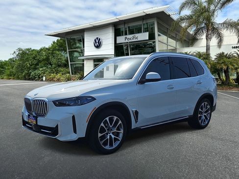 Used 2025 BMW X5 xDrive50e AWD/4WD image 1