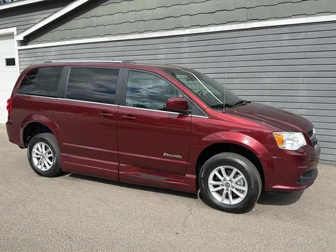 Used 2019 Dodge Grand Caravan SXT FWD image 15