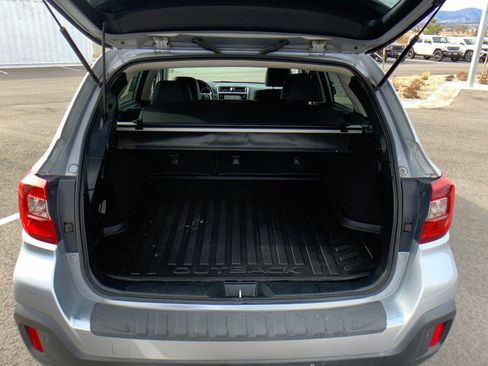Used 2018 Subaru Outback 3.6R Limited image 24