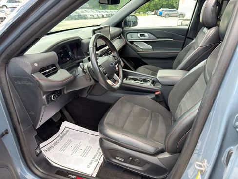 Used 2025 Ford Explorer ST AWD/4WD image 14