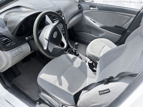 Used 2012 Hyundai Accent GS FWD image 8