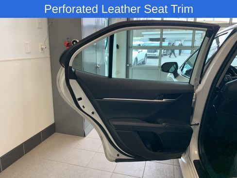 Used 2023 Toyota Camry XLE image 12