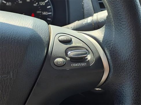 Used 2020 Nissan Pathfinder S image 30