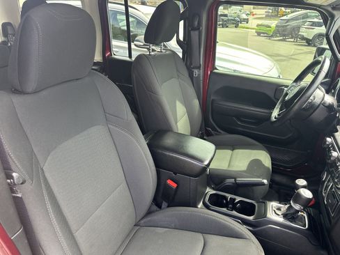 Used 2022 Jeep Wrangler Unlimited Sport AWD/4WD image 31