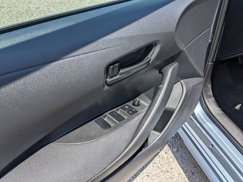 Used 2022 Toyota Corolla LE FWD image 21