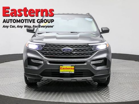 Used 2022 Ford Explorer XLT w/ Equipment Group 202A image 2