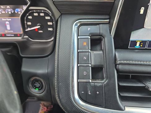 Used 2021 GMC Yukon XL SLT w/ SLT Premium Package image 24