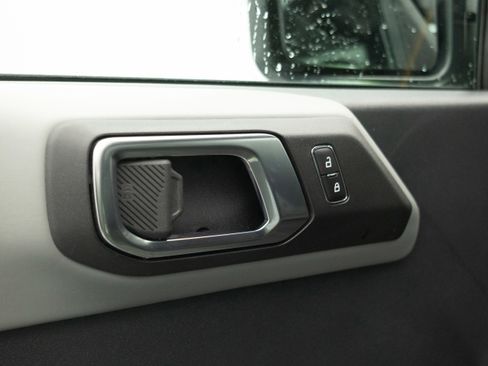 Used 2023 Ford Bronco Badlands image 20