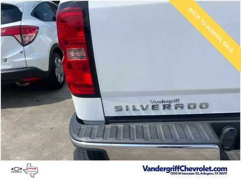 Used 2018 Chevrolet Silverado 1500 LT w/ Texas Edition RWD image 11
