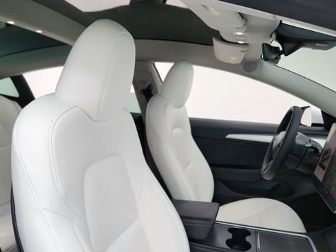 Used 2023 Tesla Model 3 Performance image 22