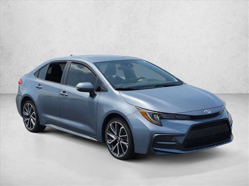 Used 2021 Toyota Corolla SE FWD image 3