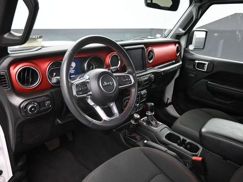 Used 2023 Jeep Wrangler Unlimited Rubicon AWD/4WD image 12