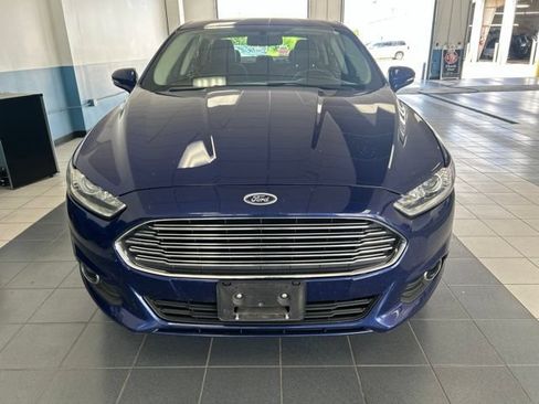 Used 2016 Ford Fusion SE w/ Equipment Group 202A FWD image 2