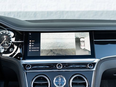 Used 2022 Bentley Continental GT image 31