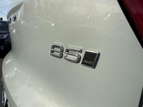 Used 2024 Volvo XC40 B5 Core image 5