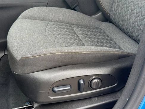 Used 2024 Chevrolet Equinox LT FWD image 23