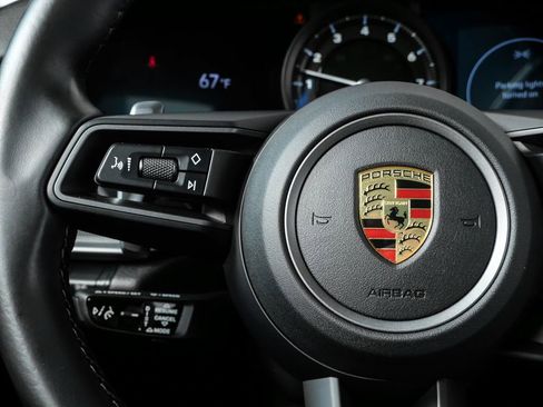Certified 2022 Porsche 911 Carrera 4S image 10